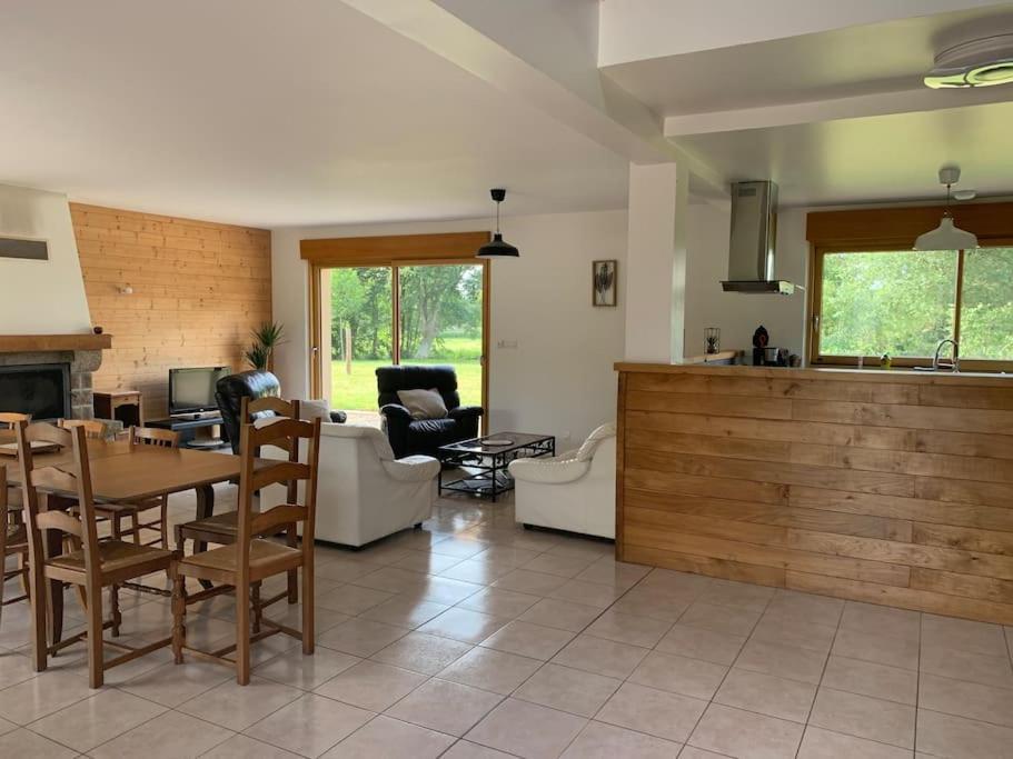 Gite De La Poupardiere, Maison De Campagne En Bordure De Riviere - 2 Nuits Minimum Villa Les Cresnays Exterior photo